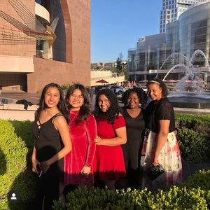 Meet your Posher, Grace violette